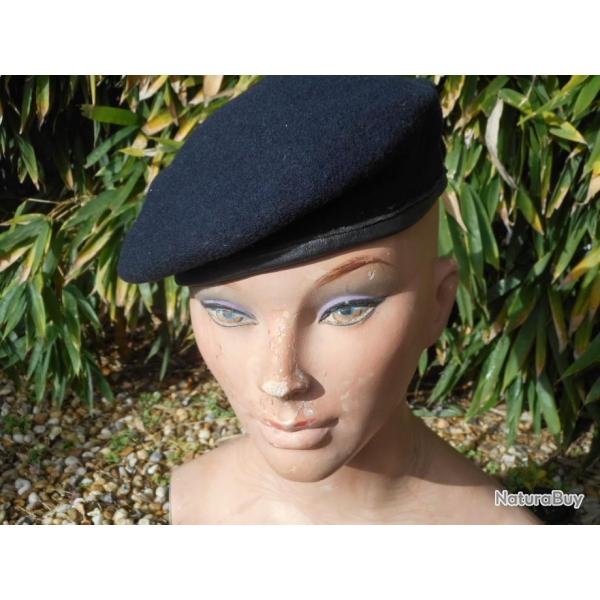 B�ret original de l'arm�e Anglaise