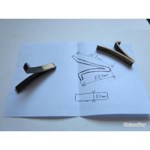 VENDU PAR CUIRASSIER11 N� 001  RESSORT DE CHIEN DE FUSIL SUPERPOSE 35,7 X27,1 X5,1MM