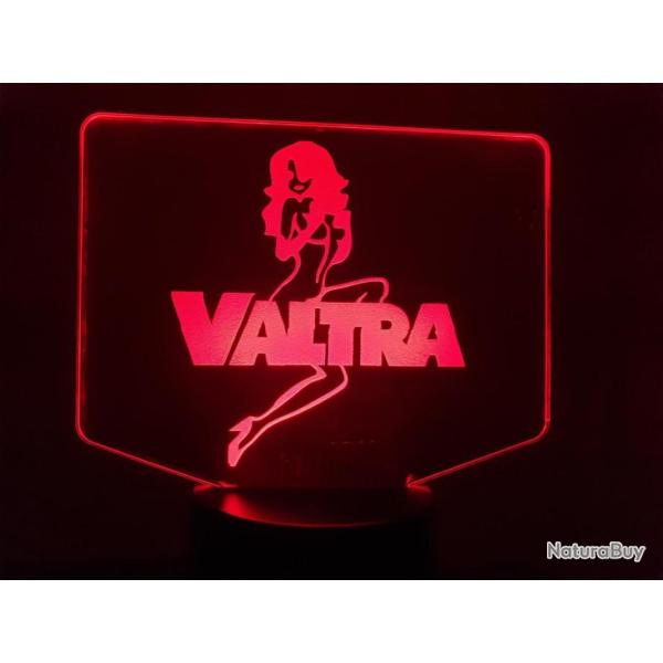 LAMPE 3D � leds. Motif: TRACTEUR VALTRA + Girl