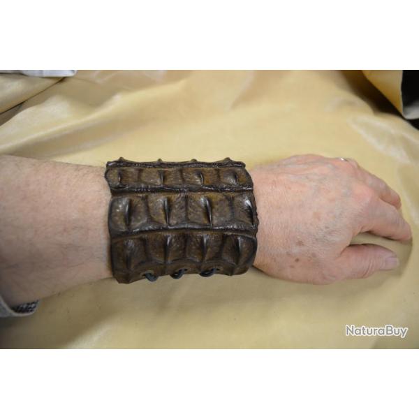 Bracelet en peau d'alligator