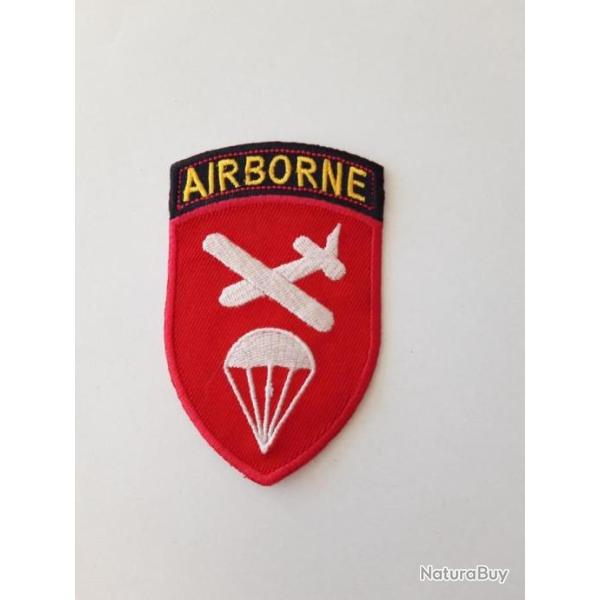 INSIGNE EN TISSU DE L AIRBORNE COMMAND.