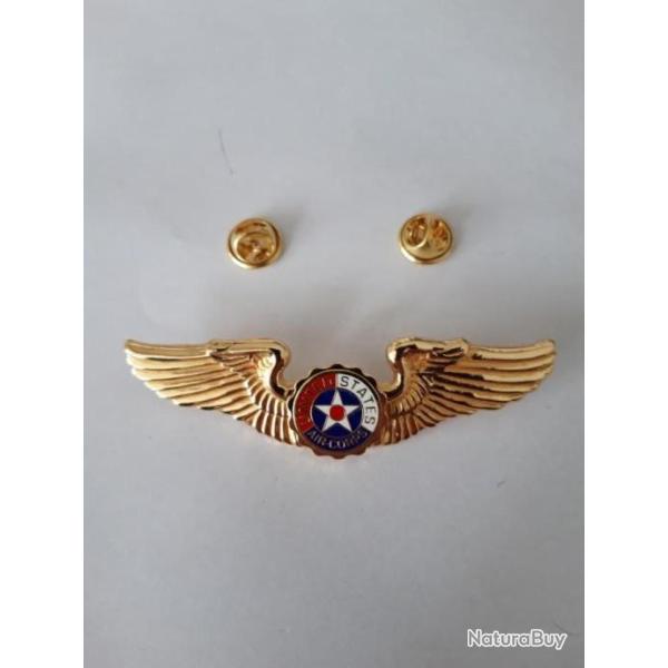 BADGE METAL DORE DE L US ARMY AIR CORPS