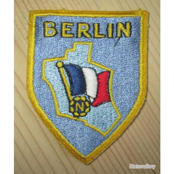 Troupes de BERLIN, type 1201, fond bleu(2)