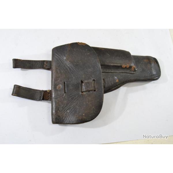 Etui / holster mod�le 1935 ou 1948 ? Gendarmerie ? Pi�ce de grenier