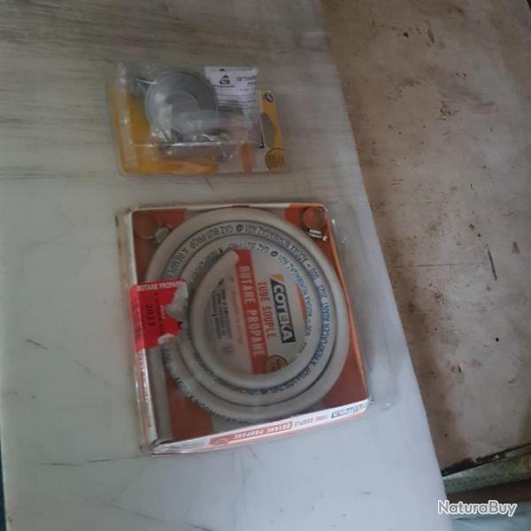 ensemble detenteur propane et  tuyau