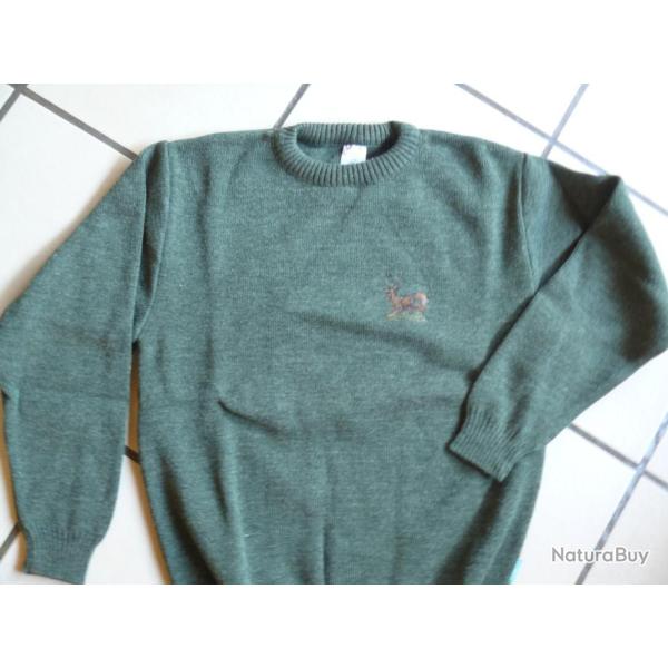 Pull  broderie Cerf.  en M