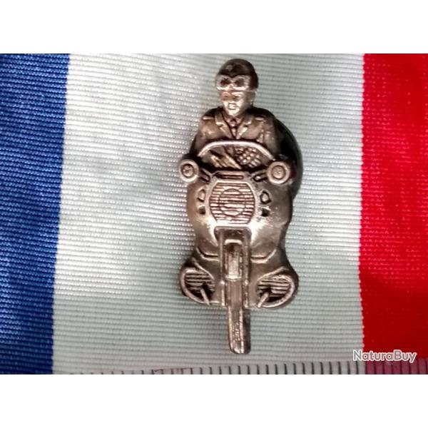 pin's motards de la gendarmerie ( drago au verso )