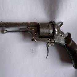 V&Eacute;RITABLE REVOLVER LEFAUCHEUX (INVENTION BREVET&Eacute;), A BROCHES, CALIBRE 7 MM