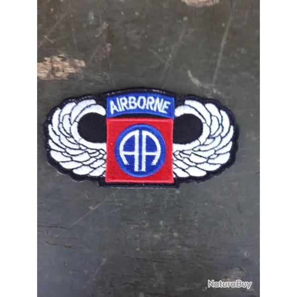 INSIGNE TISSU COMMEMORATIVE DE LA 82 EME AIRBORNE.MODELE OVAL.