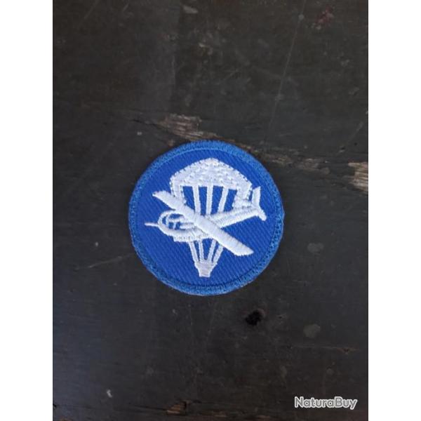 INSIGNE  EN TISSU DE CALOT PARA US, MODELE INFANTERIE,TROUPE OU S/OFFICIER.