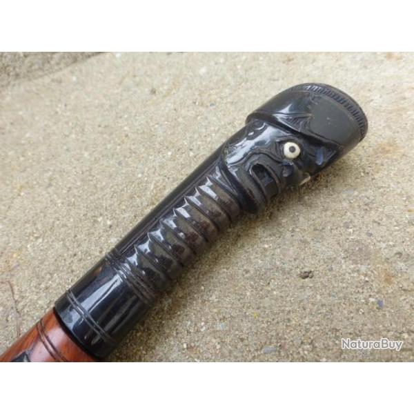 Rare petit couteau coupe coupe  indon�sien.