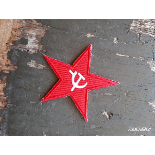 INSIGNE  EN TISSU DE L ETOILE ROUGE "FAUCILLE ET MARTEAU"