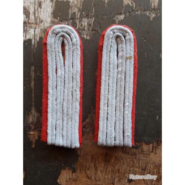 PAIRE DE PATTES D'EPAULE DE SOUS-LIEUTENANT DE l ARTILLERIE.