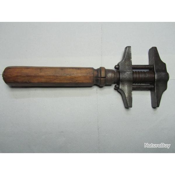 CLE A MOLETTE FRAN�AISE GOLDENBERG DE CHARS RENAULT