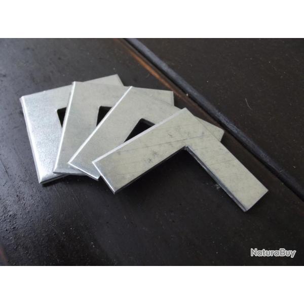 A SAISIR - 4 querres acier galvanis ep. 3mm 50x50x15mm