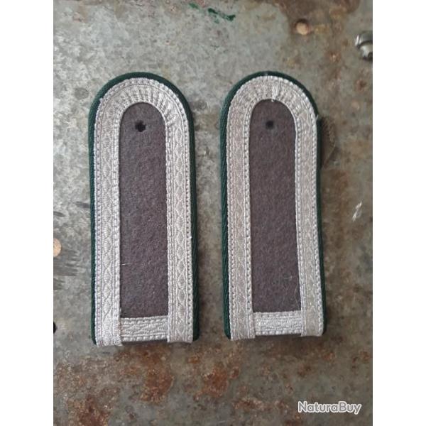 PAIRE DE PATTES D EPAULE D UNTERFELDWEBEL DU SERVICE DE LA LOGISTIQUE DE LA NVA