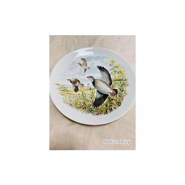 Assiette murale en porcelaine de limoges avec motifs