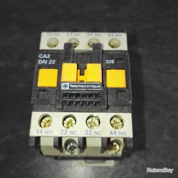 Contacteur tlmcanique CA2DN22