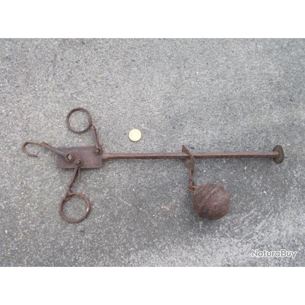 Balance Romaine (petit modele)  en acier et fonte du d�but du si�cle (1900 ou avant !!! )