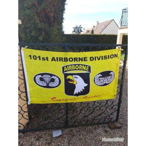 DRAPEAU 101 EME AIRBORNE "SCREAMING EAGLE"