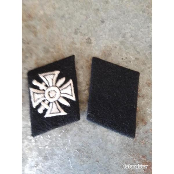 PAIRE DE PATTES DE COL DES VOLONTAIRES RUSSE.MODELE 1