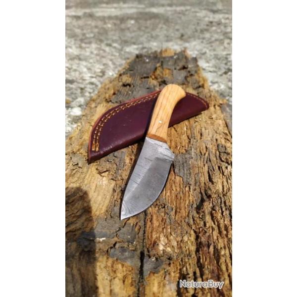 Poignard De chasse Lame Damas skinner Manche en Bois d'Olivier DM1080OW07