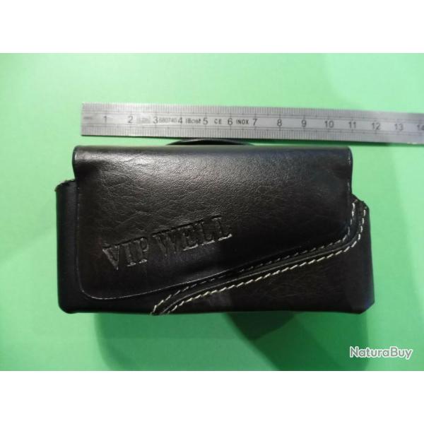 SUPERBE ETUIS NEUF EN CUIR DE MARQUE VIP-WELL LIVREZ SOUS BLISTER !!