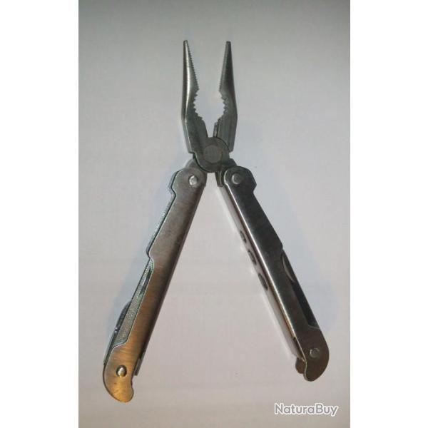PINCE MULTIFONCTIONS AVEC 8 OUTILS