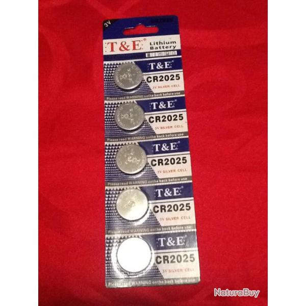 LOT DE 5 PILES  LITHIUM  C R  2025
