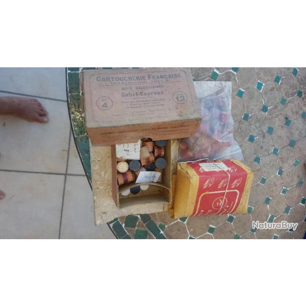 collector  boite  bourres et differente  lot de bourres