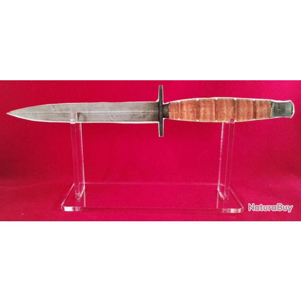 superbe Pr�sentoir plexi pour dague ou poignard r�f. PRE40