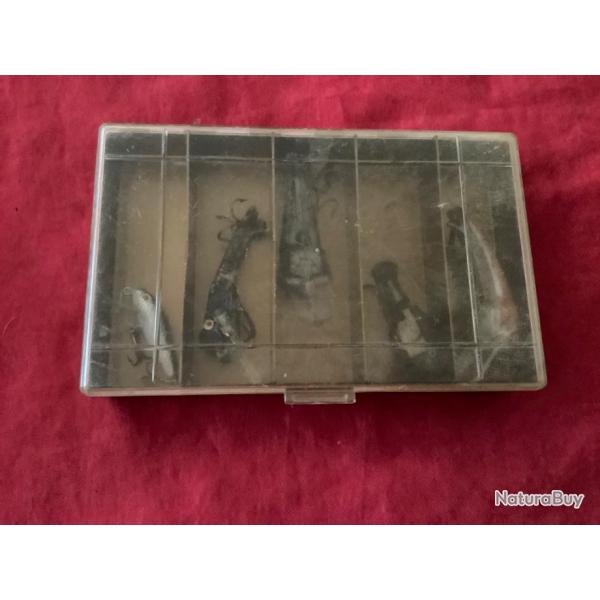 Bo�te avec cinq rappalas anciens, pas de prix de reserve