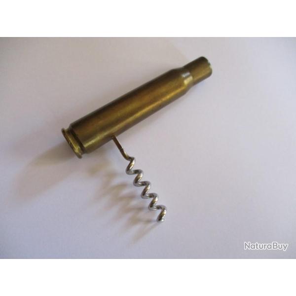 TIRE BOUCHON r�alis� avec une douille de calibre 50 BMG -12.7