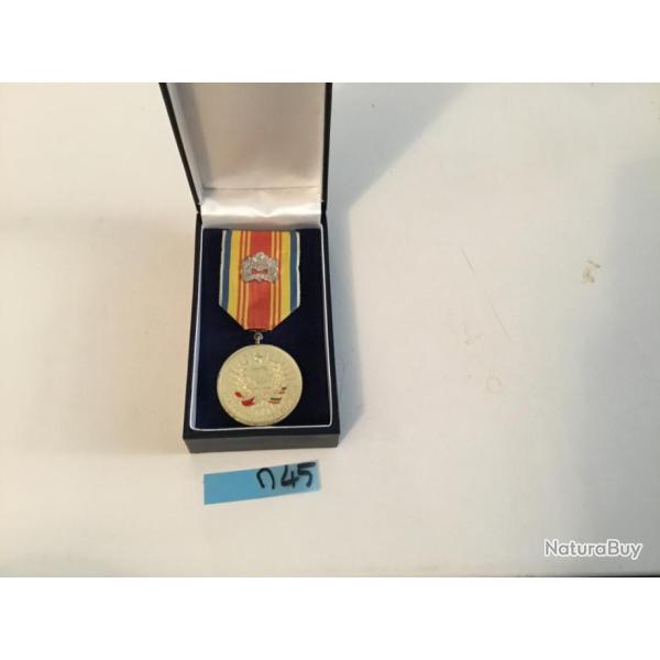 Medaille roumaine anniversaire r�publique