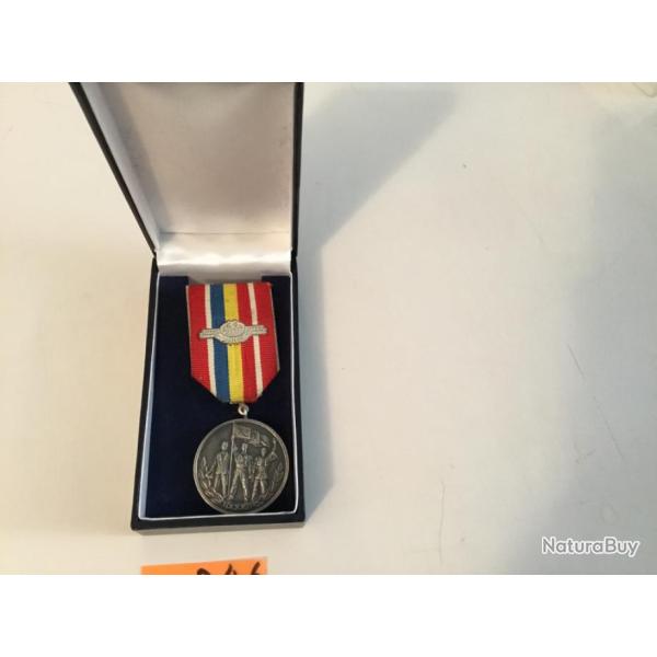 Medaille roumaine anniversaire  lib�ration 23 ao�t 1974