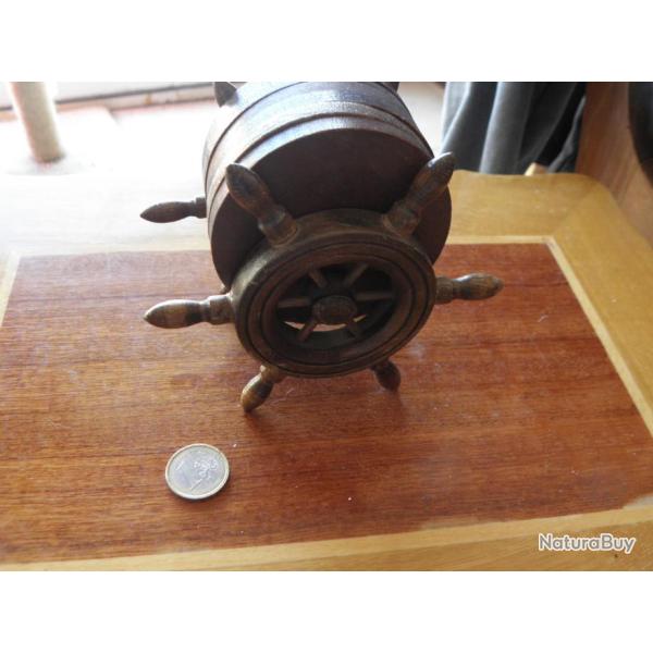 vintage dessous de verre forme gouvernail en bois en Li�ge Brest