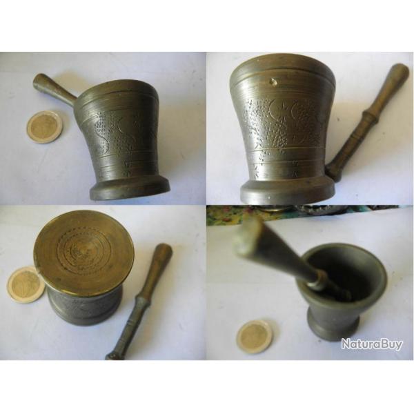 antique mortier et pilon en laiton 2