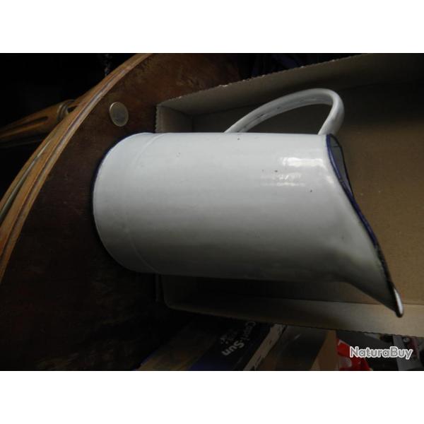 vintage CRUCHE en �mail hauteur 23.5 cm