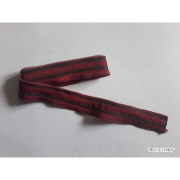 1 mtre de galon rouge de Caporal ou Brigadier  appel Arme inconnu