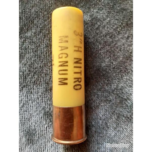 une cartouche Remington nitro   20 magnum plastique 71/2