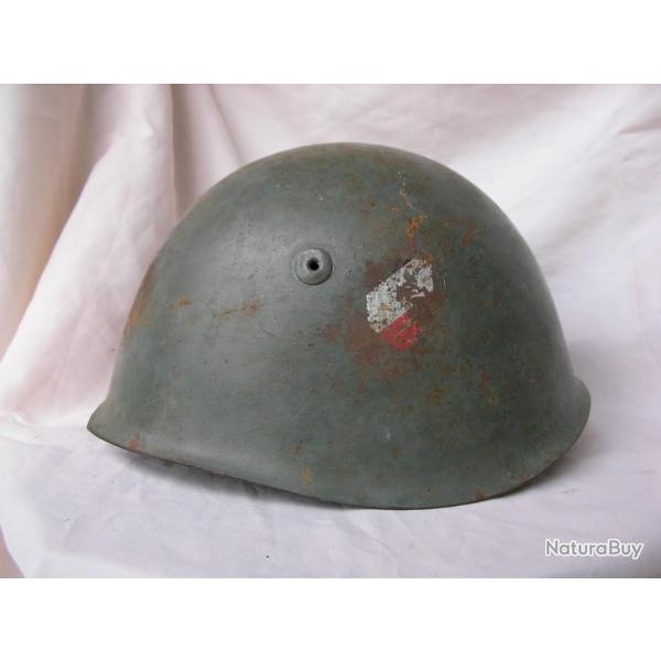 WW2 ITALIE CASQUE ITALIEN 933/47 AVEC INSIGNE