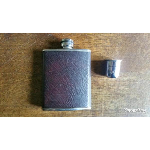 flasque en inox  recouverte de cuir