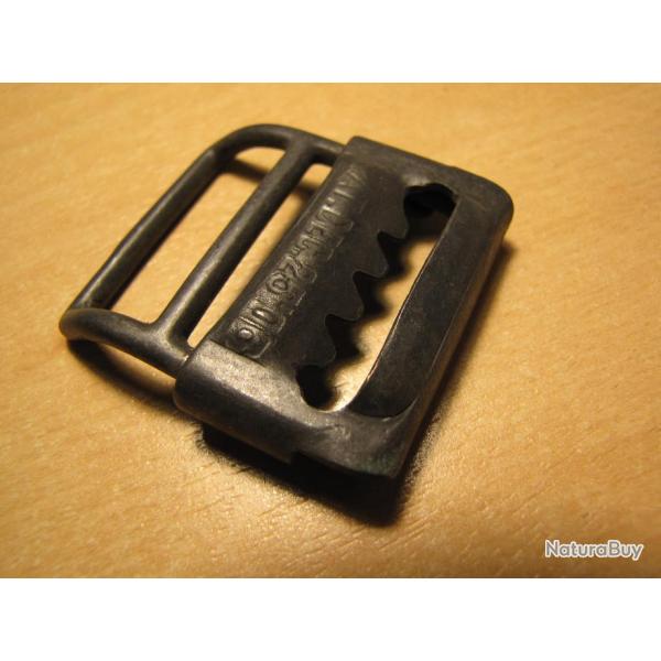 Boucle pour mat�riel militaire (yy)