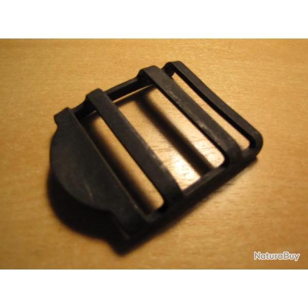 Boucle pour mat�riel militaire (yyy)