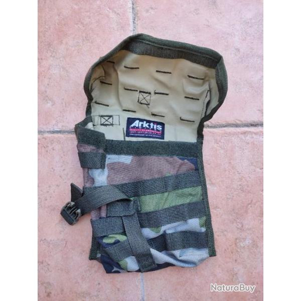 pochette ARKTIS molles / poche cargo Arktis / liens mole en Camo CE neuve / gauche
