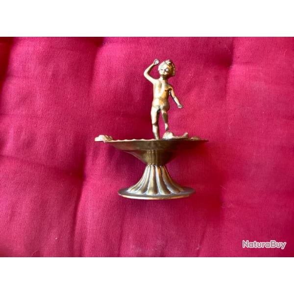Cendrier en laiton avec statuette, pas de prix de r�serve