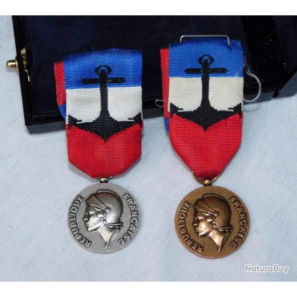 LOT 2 MEDAILLES MARINE NATIONALE - MINISTERE DE LA DEFENSE - BRONZE + ARGENT - MEME NOM