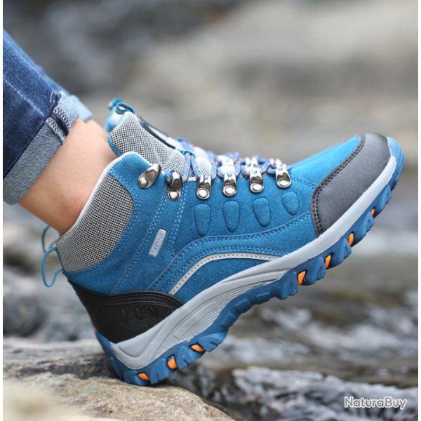 Chaussures femme montantes, randonn�e, bleu, tailles 39 � 41.