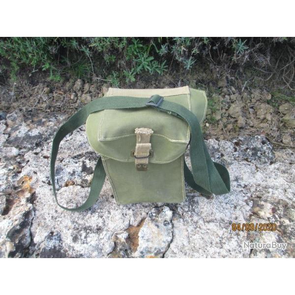 Musette sac  de masque  gaz Light GB WW2 anglais avec sangle date 02/1944