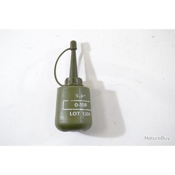 Huilier rglementaire FAMAS 3- 1981 Arme Franaise. Burette de poigne famas F1. Compatible airsoft